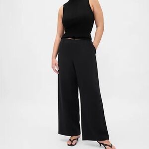 GAP woman’s Black Easy knit  pants